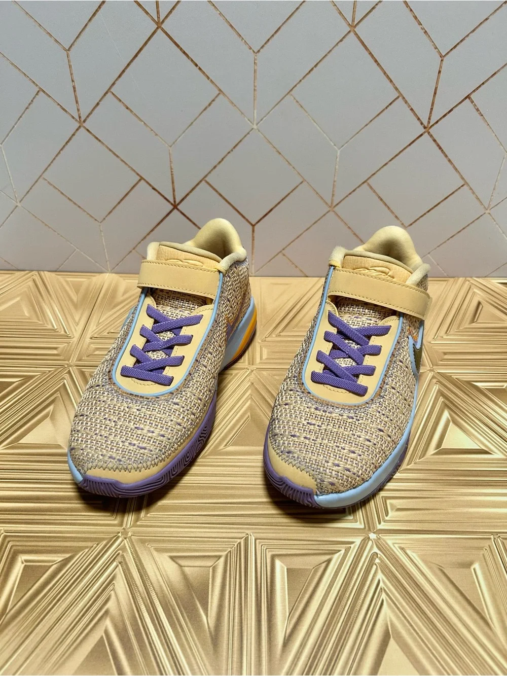 Nike LeBron 20 Low summer vibes size 2Y